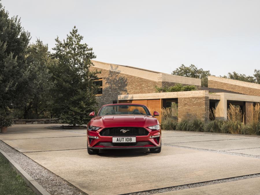  Ford Mustang EcoBoost Convertible 2017 года  (EU) (фото 14 из 32)